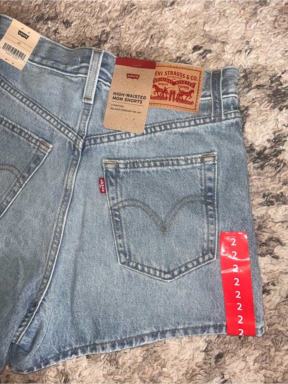 Levi's High-Waisted Mom Denim Shorts - Light Blue size 2 - Picture 3 of 5